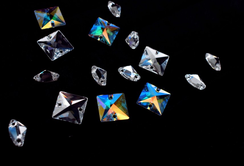 1swarovski kvadrat